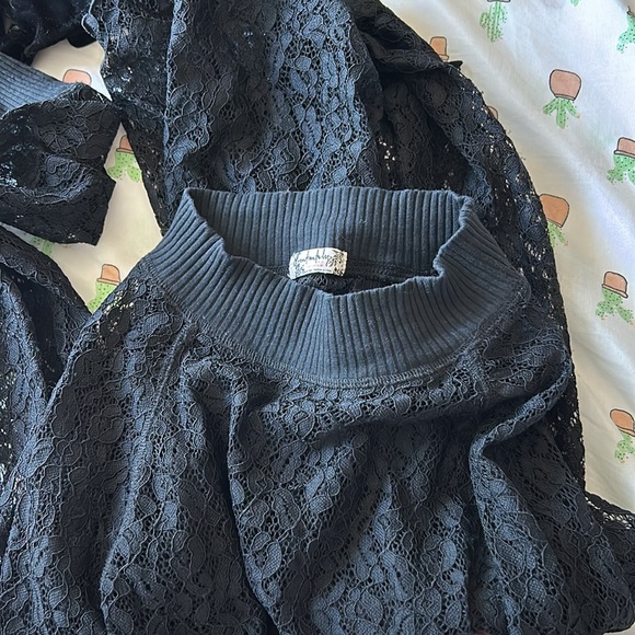INTIMATELY FREE PEOPLE BLACK LACE TOP SIZE S - Picture 5 of 5